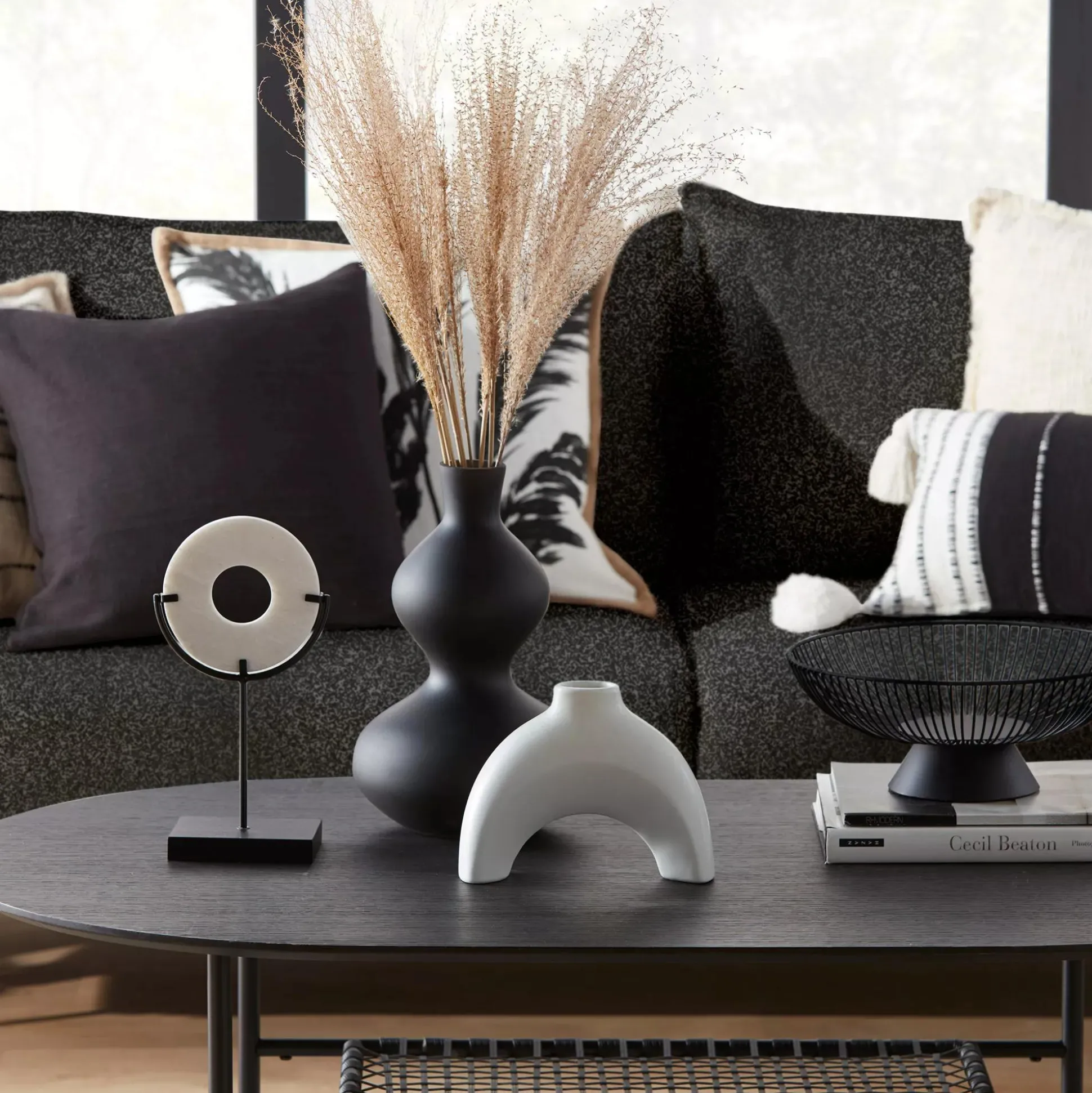 Black Hourglass Bubble Vase