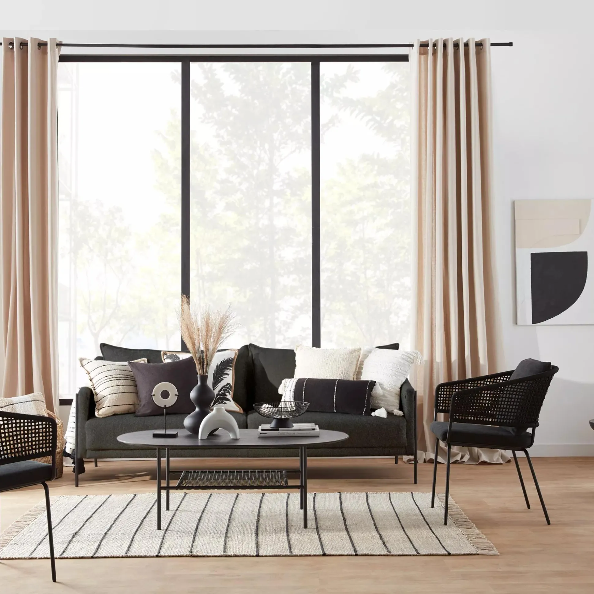 Black Hourglass Bubble Vase