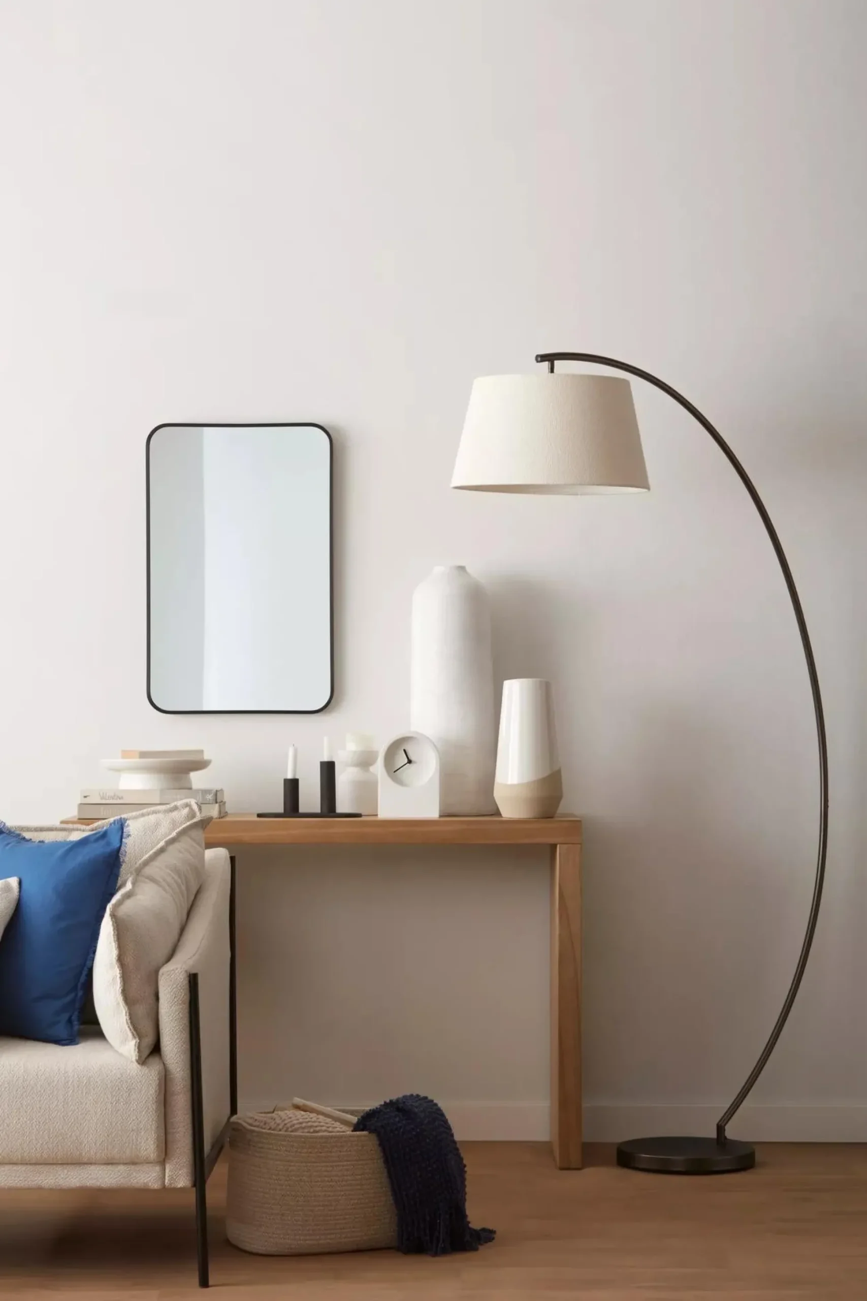 Black Mirror with Rounded Corners