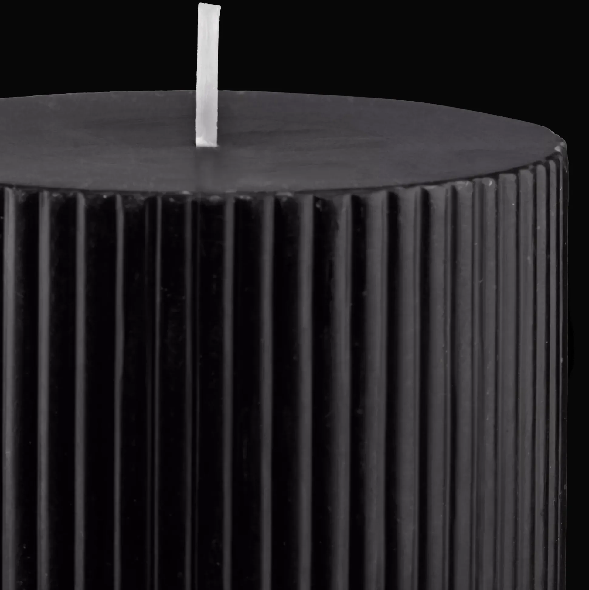 Black Ribbed Candle