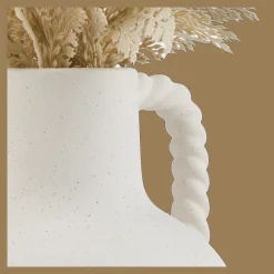 Pampas in Vase With Handle