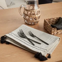 Set of 4 Fabric Placemats with Tassels